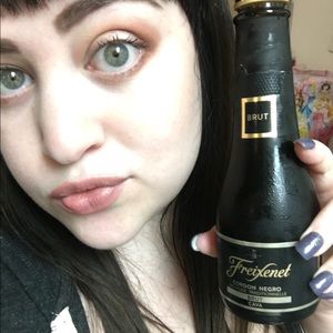 Meet your Posher, Alyson